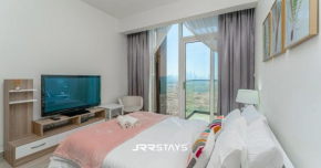Contemporary Studio in JVC - Panoramic City Views